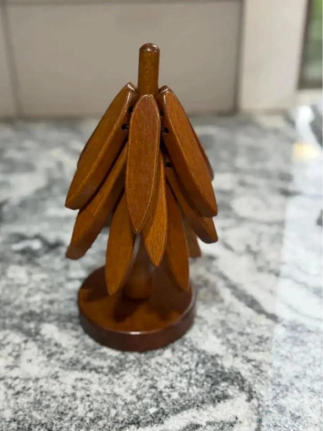 Handcrafted Wooden Trivet Tree – Hanging Leaf Trivet Holder & Heat Pads – Rustic Kitchen Decor